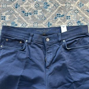 Banana Republic The Traveler Pants in Navy
